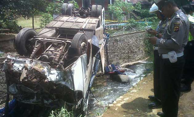 18 Tewas setelah Bus Giri Indah Masuk Jurang di Puncak